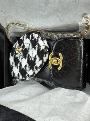 CHANEL BEAUTY Novelty Smartphone Pouch Shoulder Coin Case CHANEL BEAUTY Novelty Smartphone Pouch Shoulder Coin Case