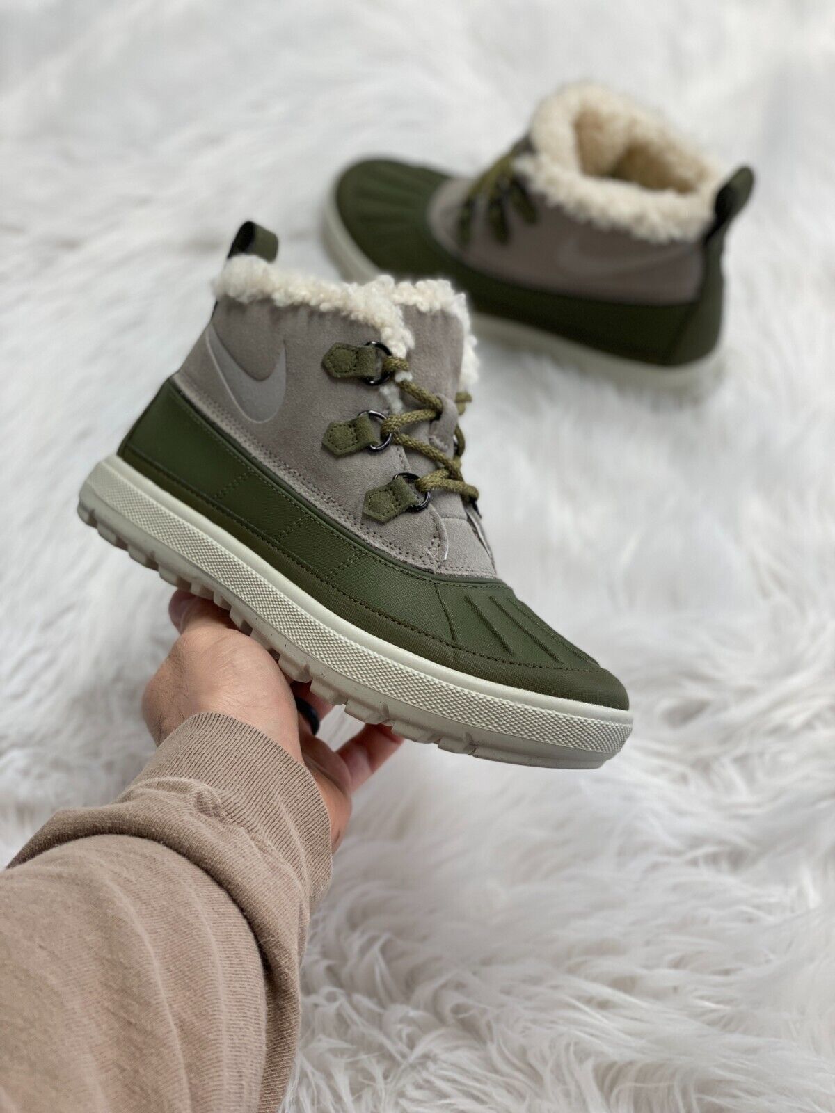 Nike Woodside Chukka 2 Womens Casual Fur Lined Boots 537345 Nike Woodside Chukka 2 Womens Casual Fur Lined Boots 537345