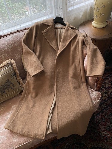 Authentic Max Mara Manuela Iconic Coat 100% Camel hair Color Camel Retail: $3450