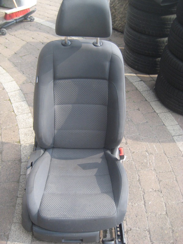 BEIFAHRERSITZ MIT AIRBAG