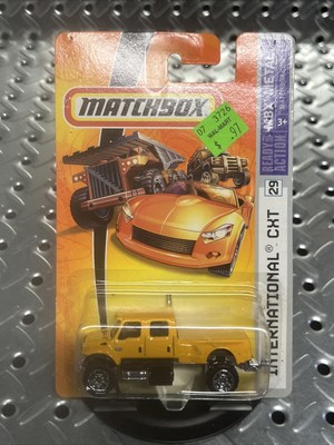 2006 Matchbox #29 International CXT 1:64 Diecast Truck Yellow - NIP
