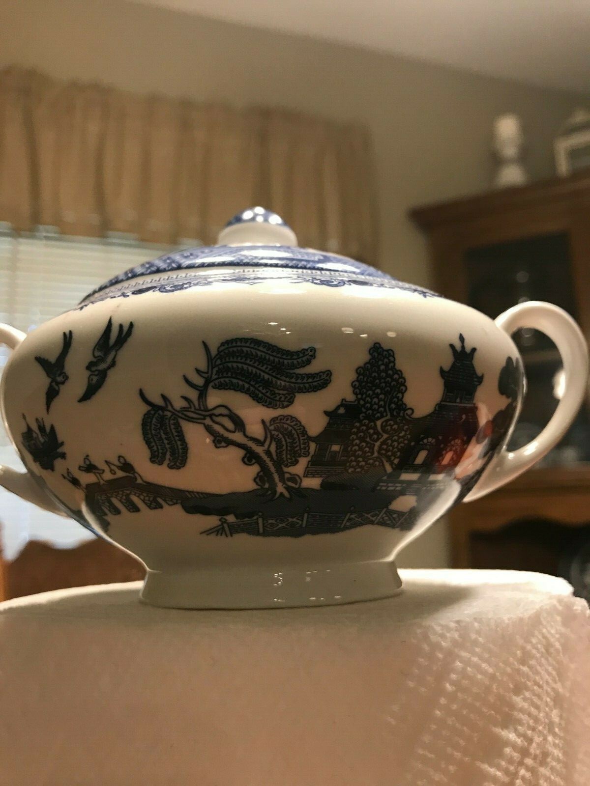Johnson Brothers Blue Willow Sugar Bowl with lid