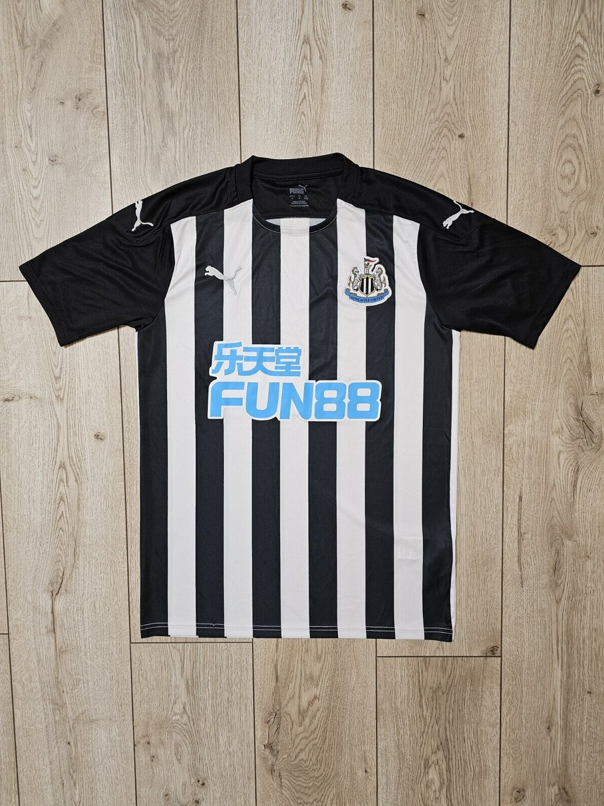 NEWCASTLE UNITED 2020 2021 HOME FOOTBALL SHIRT SOCCER JERSEY M