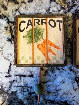 Wood Garden Vegetable Sign Hooks Tomato Onion Cabbage Carrot Lot of 4 Rustic