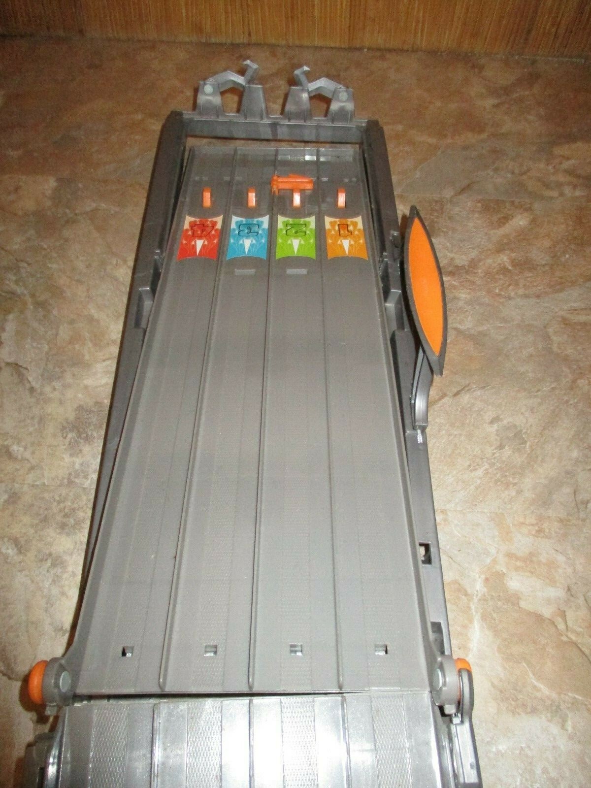 Hot Wheels 4 Lane Raceway 6' Race Car Track Fold Up & Carry Ramp Gray 2006 K4321