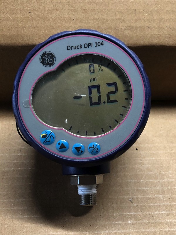 GE Druck DPI 104 Digital Pressure Gauge, 1000 PSIG, 05V Output