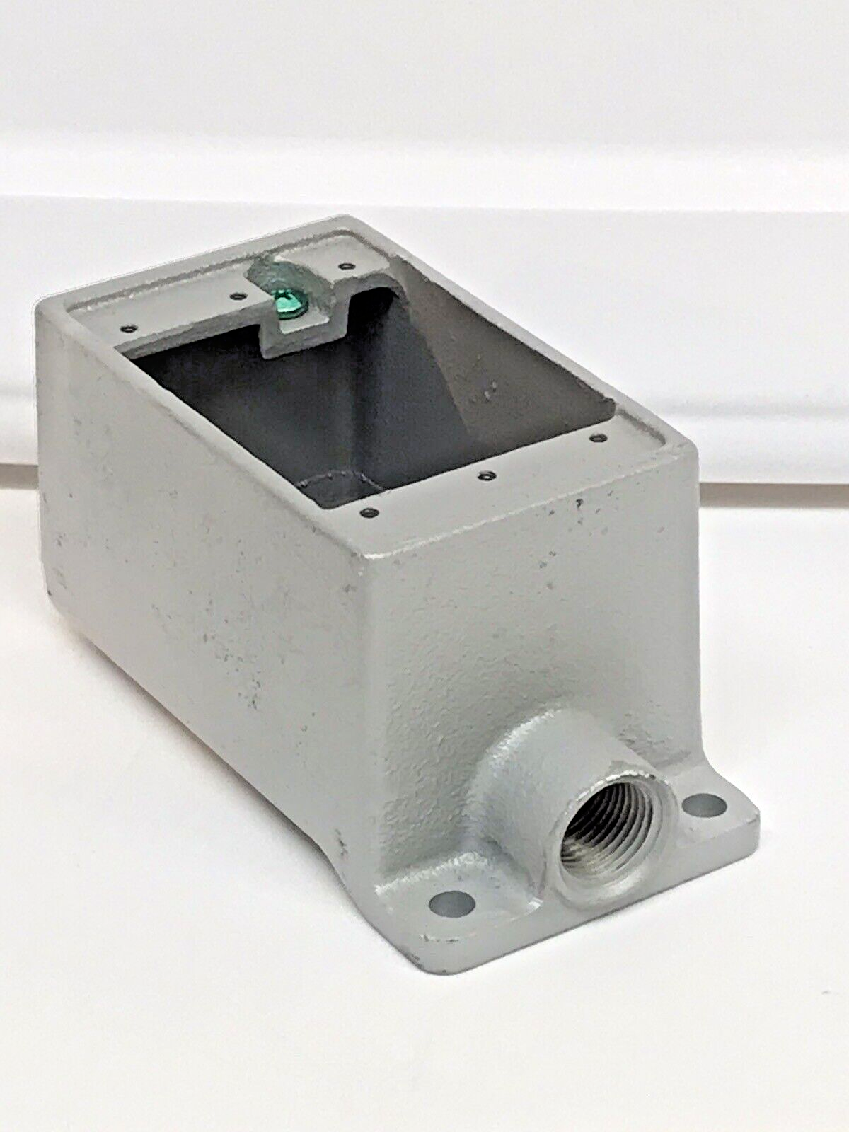 Hubbell-Killark FD-1M Weatherproof Box 1 Gang Malleable Iron Hubbell-Killark FD-1M Weatherproof Box 1 Gang Malleable Iron
