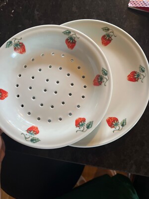 Alpico Strawberry Colinder and dish