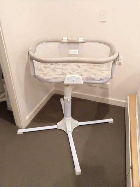 halo premiere series bassinet