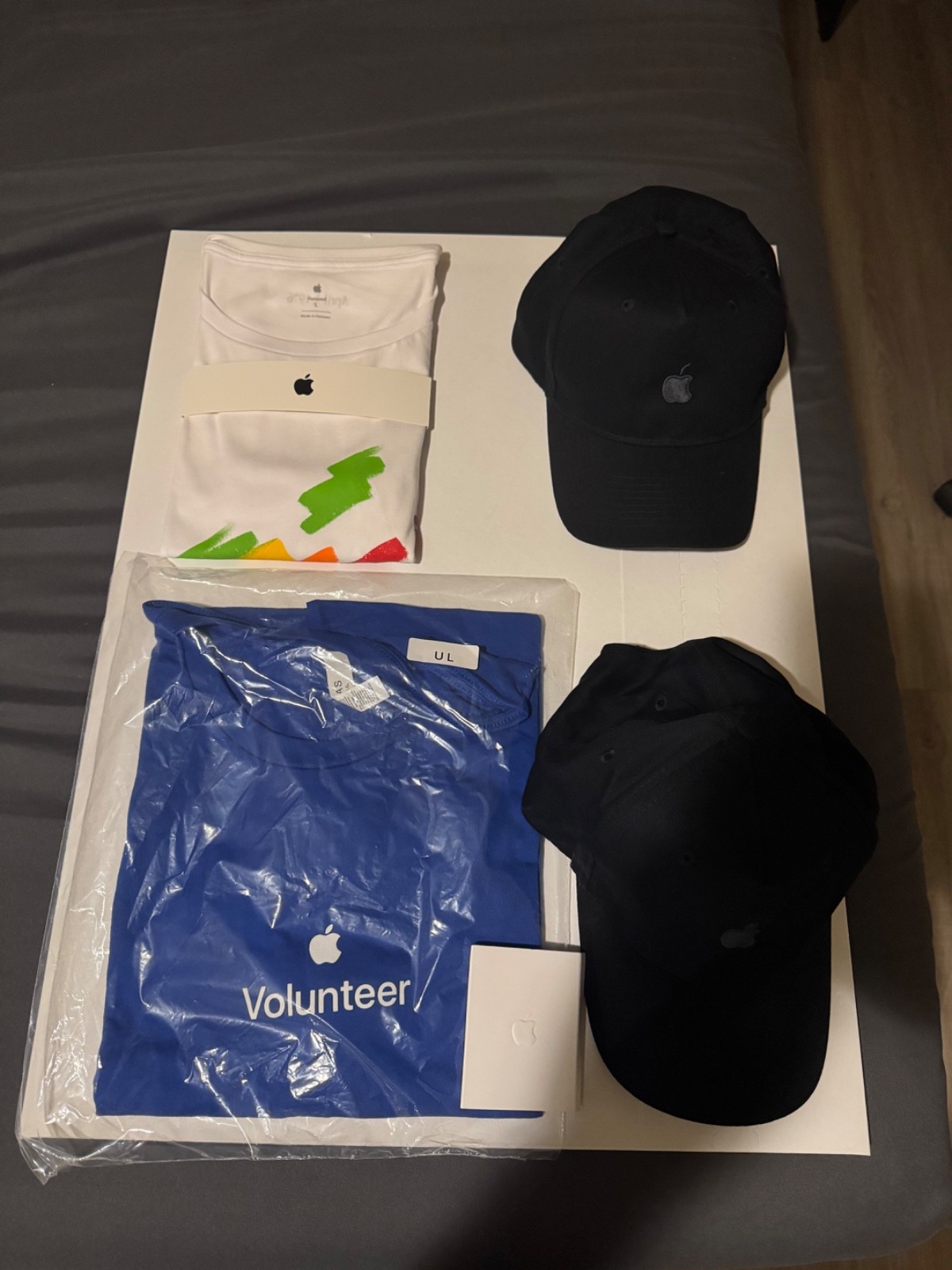 Apple Anniversary Set 50th | Collection + Pin eBay Different