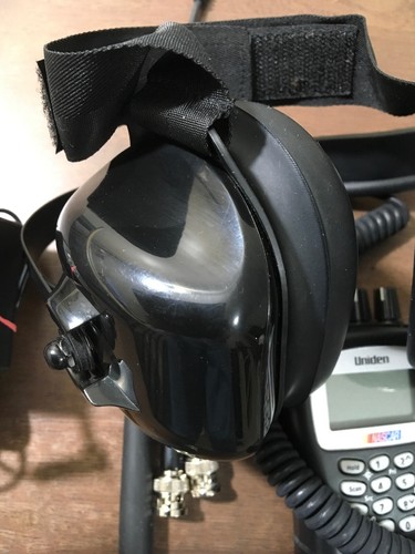 Uniden Bearcat NASCAR BC92XLT Hand Held Scanner Radio w/ Track Scan Headphones