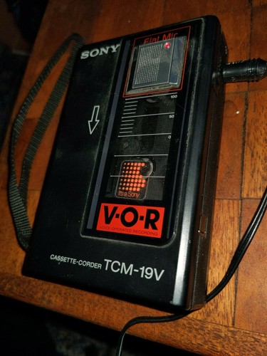 SONY VOICE-MATIC カセットプレーヤー SONY VOICE-MATIC カセットプレーヤー SONY VOICE-MATIC