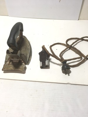 OLD VINTAGE THE Seneca COMPANY Electric Iron MADE IN Brighton NY STYLE NO 1146