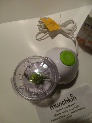 Munchkin Fresh Baby Food Maker finely mash puree fruits and vegetables