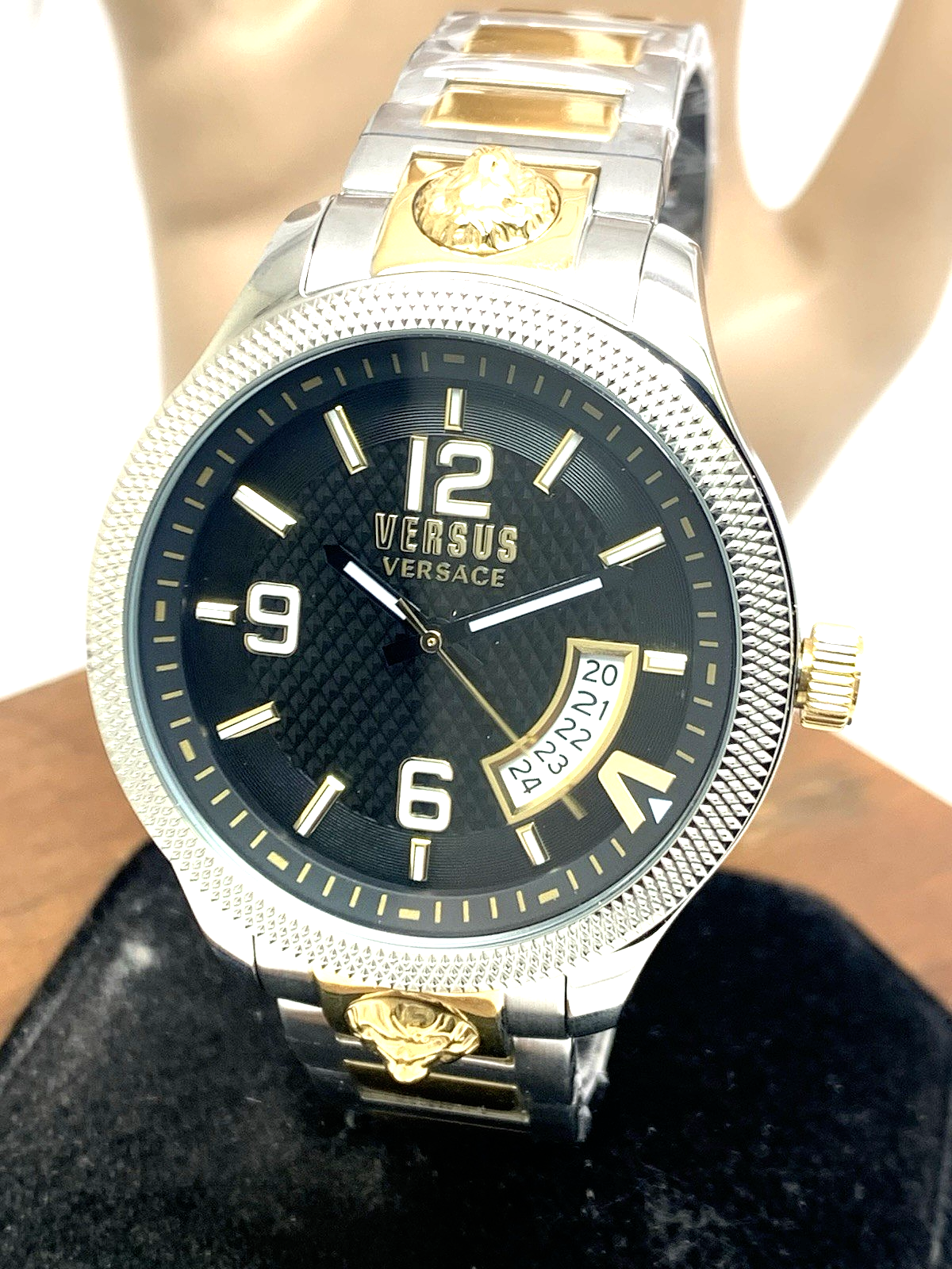 VERSUS VERSACE ブラック 時計 Amazon.com: Versus Versace Tokyo Silicone Date Collection