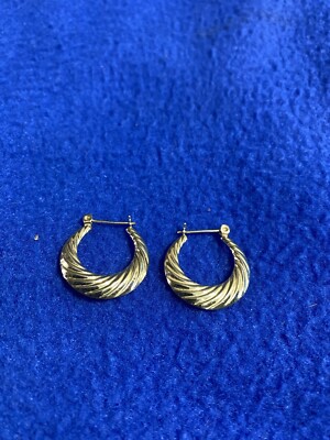 14k Gold Hoop Earrings Swirl Pattern 1'' Long 7/8'' Wide