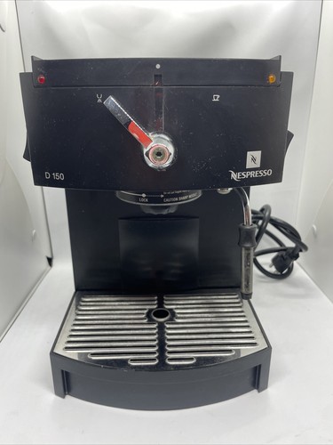 美品 ネスプレッソ　エスプレッソコーヒーマシン　D-150 美品 ネスプレッソ エスプレッソコーヒーマシン D-150 - メルカリ