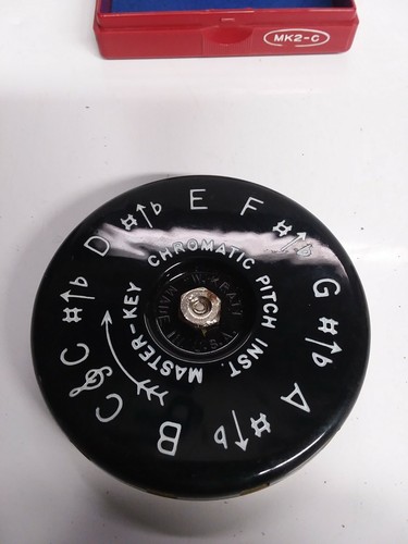 A-440 THE MASTER KEY CHROMATIC PITCH PIPE INSTRUMENT 13 KEYS WM.KRATT CO MK2-C