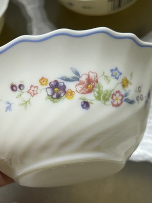Arcopal France Victoria 4 Fruit Dessert Berry Bowls Floral Scallop Swirl NOS #1