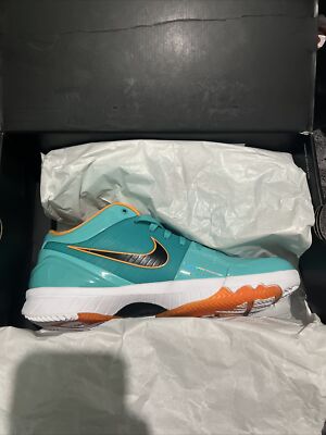 kobe protro 4 Undefeated hyper jade Size 14 New