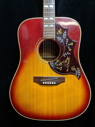1968 Gibson Hummingbird Acoustic Guitar with Hard Case and Paperwork! Vintage!