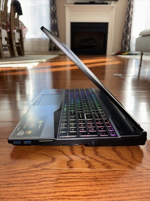 MSI Alpha 15 A4DEK