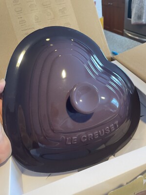 le creuset Heart Covered Stoneware Dish Cocotte
