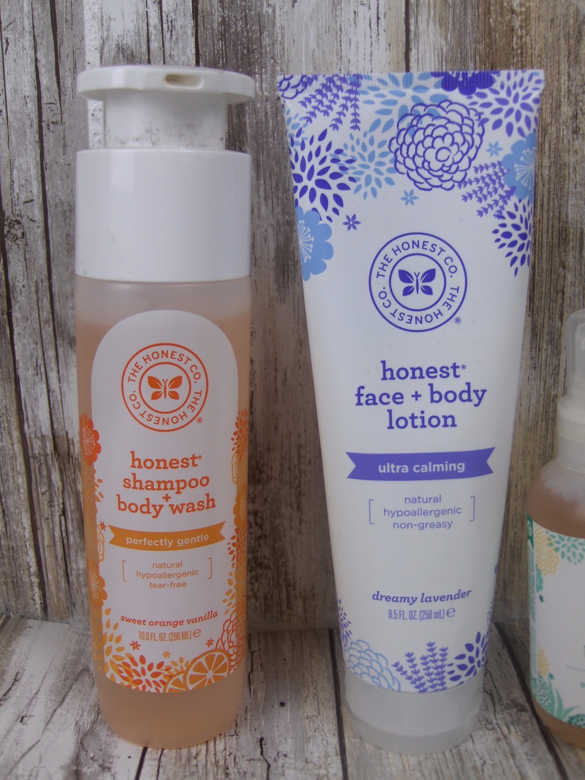 The Honest Co lot mixed body wash, face & body lotion, soothing bottom wash