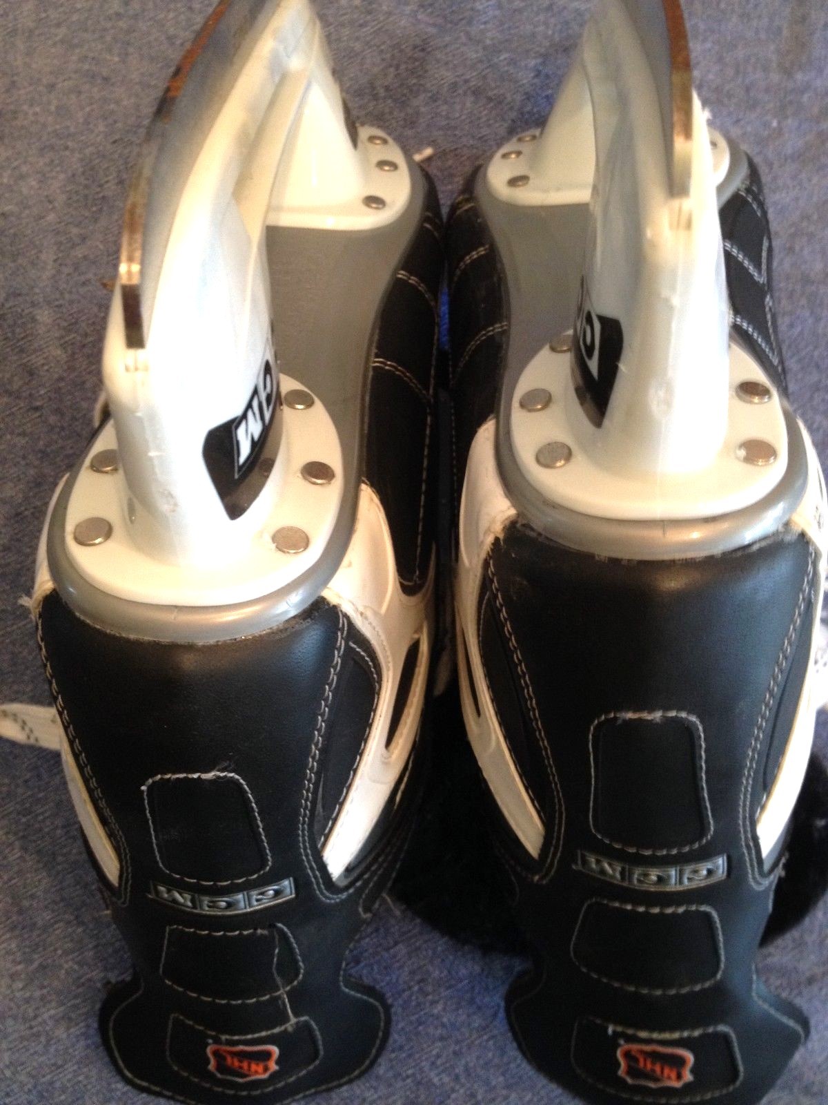 NHL CCM Performance Skates -Size 8 youth - Nice Condition
