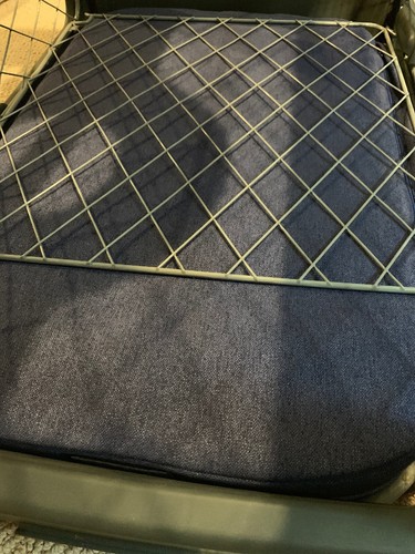 DIGGS Revol Travel Pet Crate Pop Up Portable  Carrier Cage Kennel 30 Lbs Small