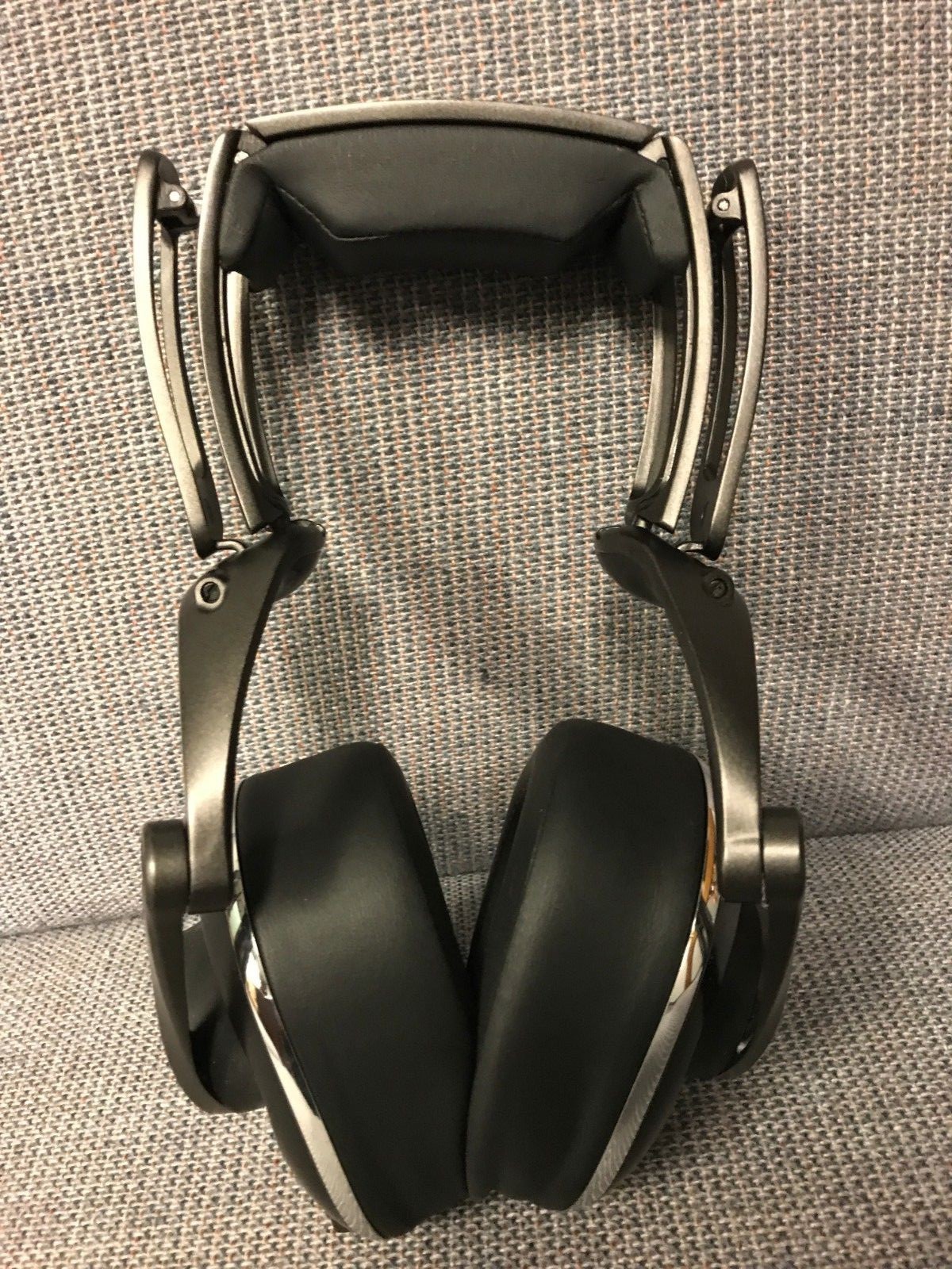Blue  Mo-Fi Powered High Fidelity Headphones - Awesome Sound!