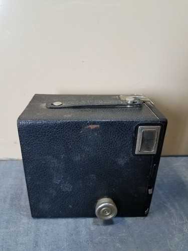OLD Vintage Brownie Target Six-16 Camera
