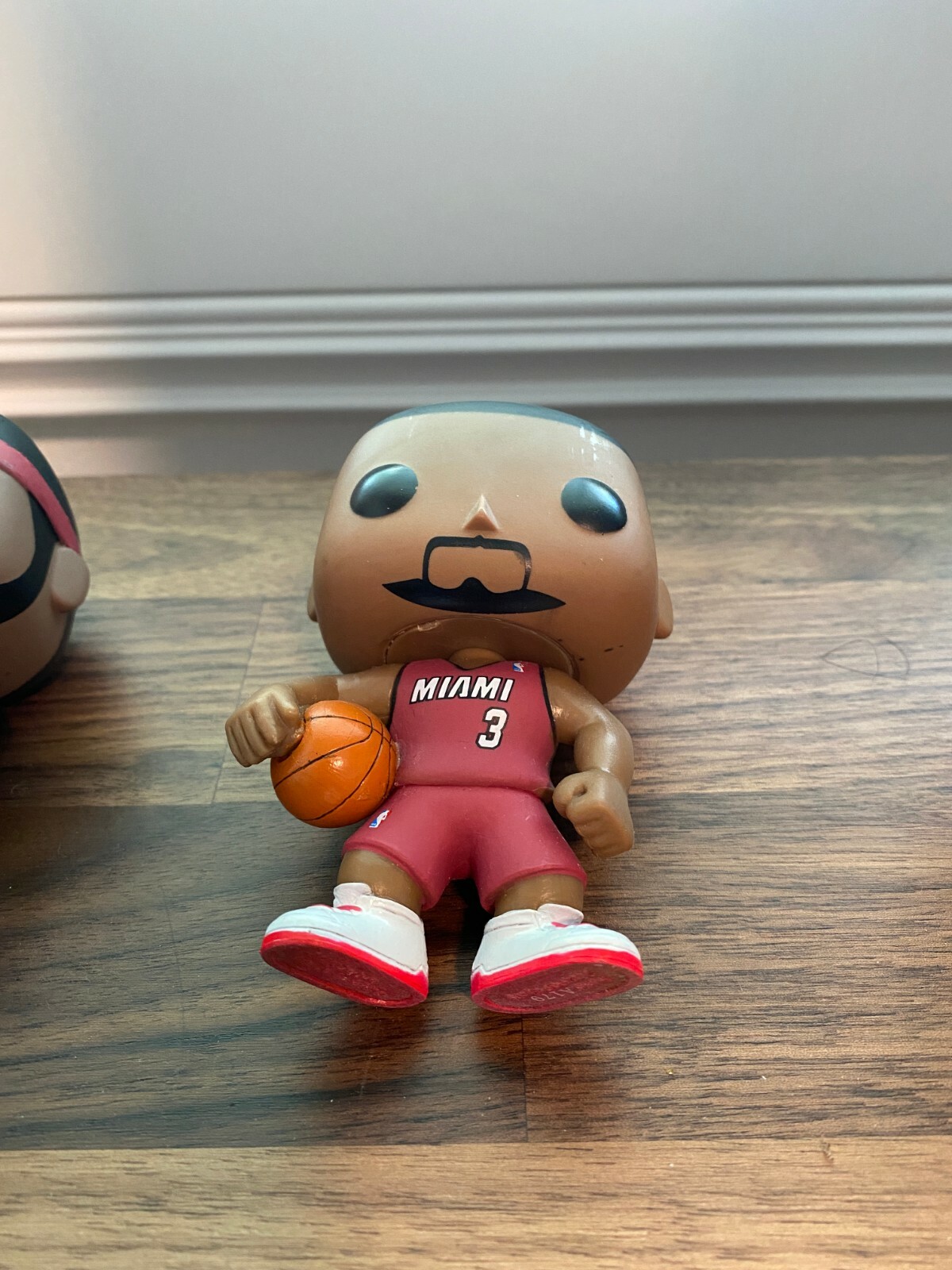 Funko Pop GRAIL Lebron James, Dwyane Wade Set of 2 Miami Heat NBA HTF OOB 