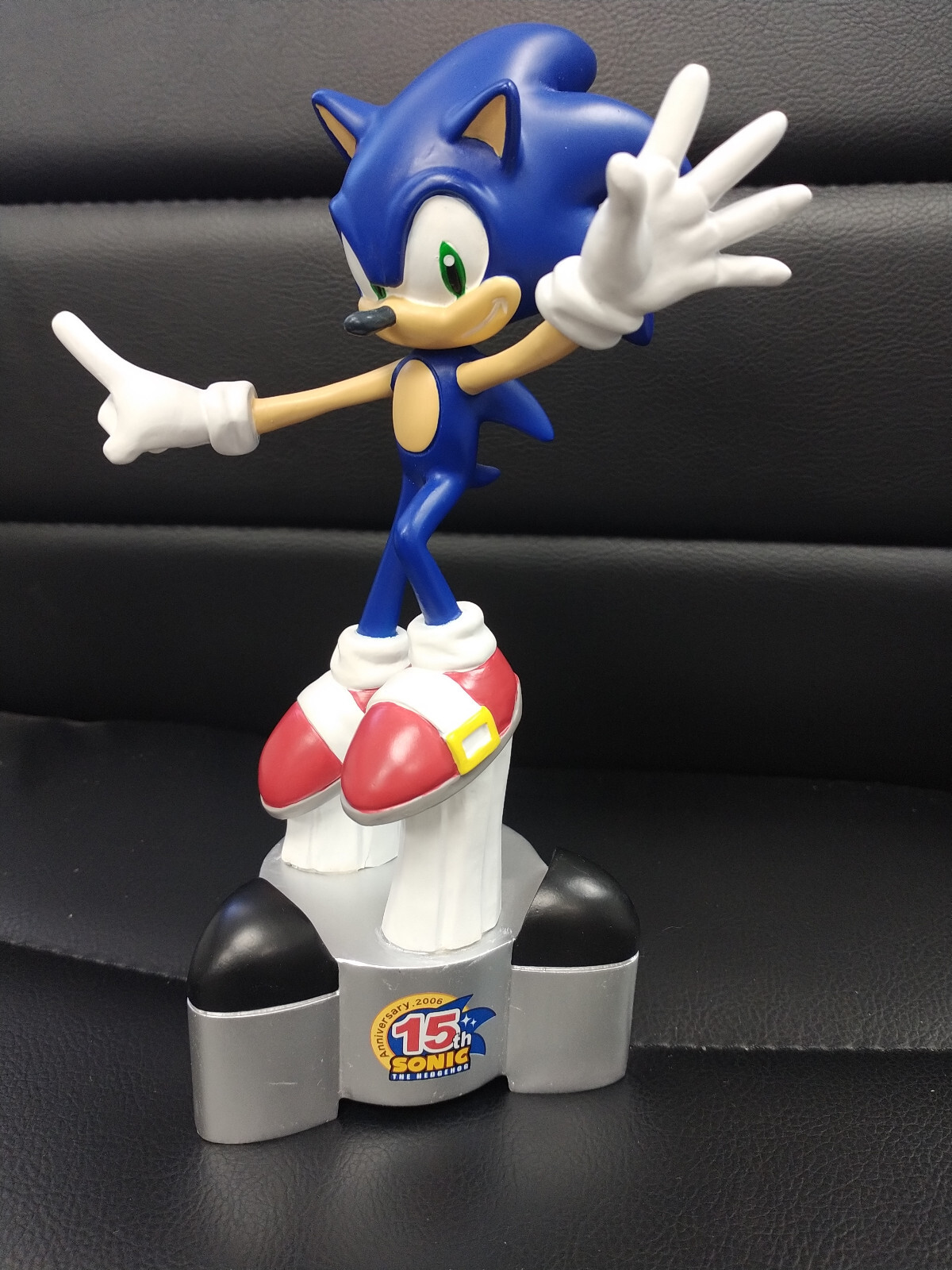 Sonic The Hedgehog 15th Anniversary Resin Statue only 2500 made