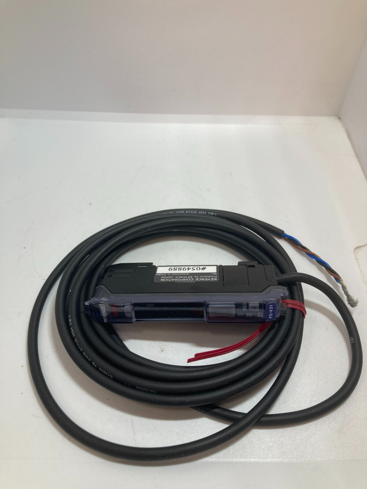 その他 KEYENCE FS-V31 KEYENCE FS-V31 FIBER AMPLIFIER CABLE TYPE NPN LED 12-24VDC