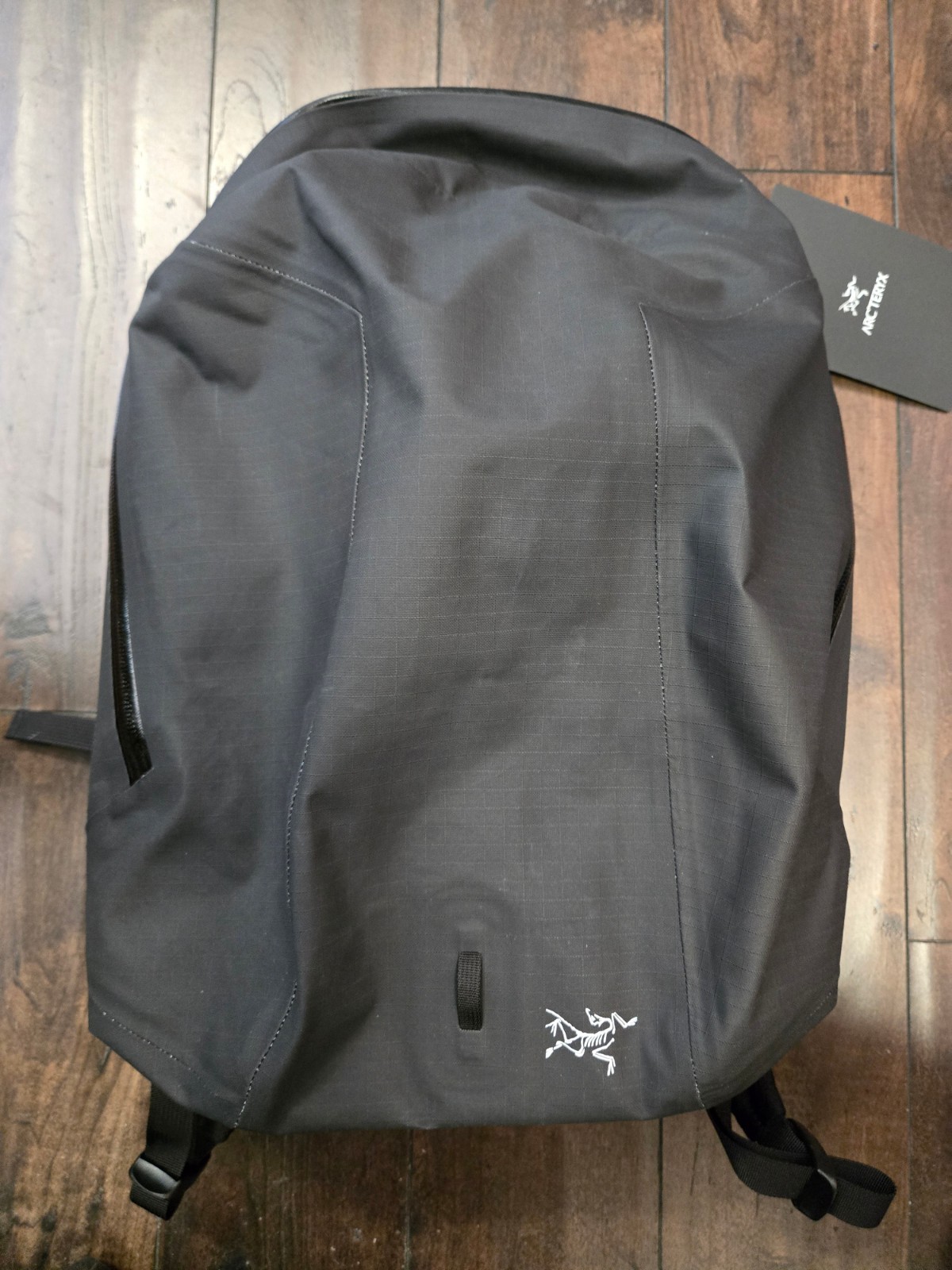 ARC'TERYX Granville 16 Zip Backpack ブラック Arc'teryx Granville 16 Zip Backpack Review | Pack Hacker