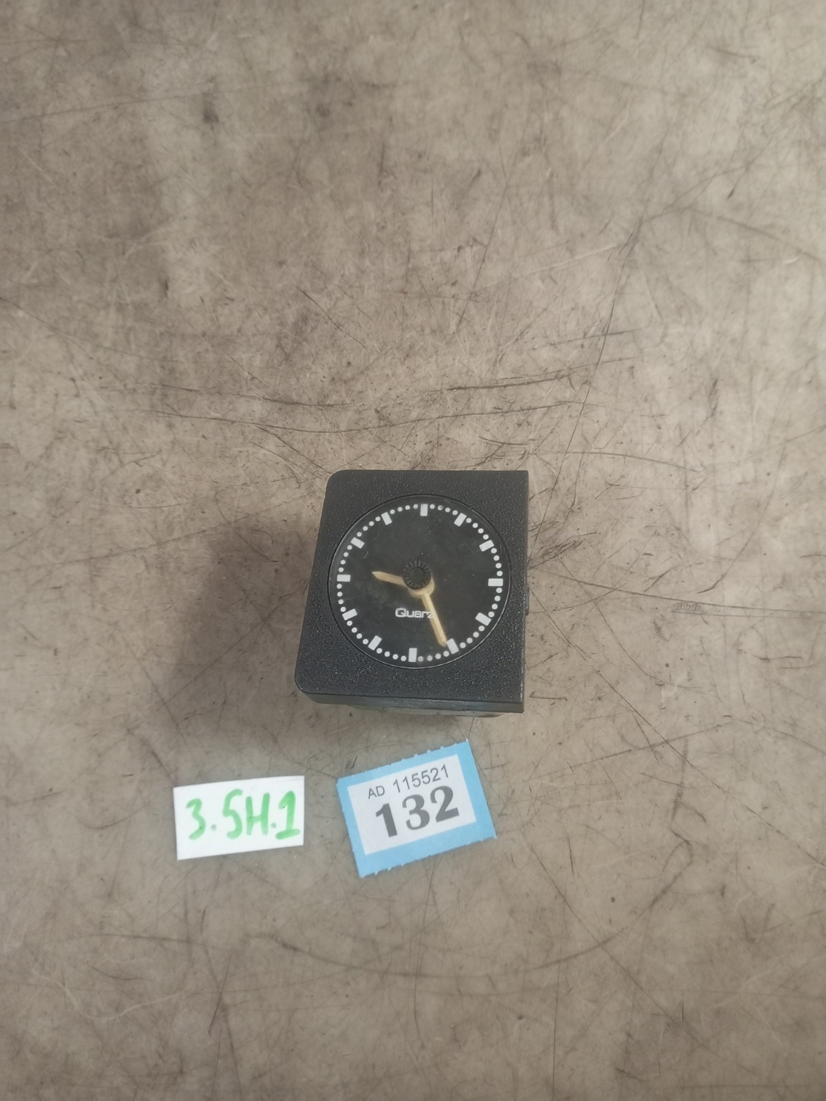 VAUXHALL CAVALIER DASHBOARD CLOCK #35H1.132