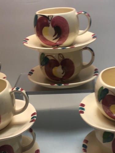 Puritan Slip Ware Pottery ** Apple Pattern **   Set of 8 Cups And Saucers