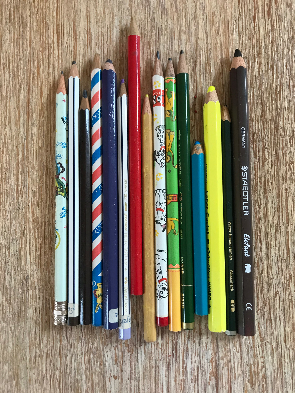 Mehr als 10 Buntstifte,Beistifte Eberhadt faber, Faber Castell u.a. 