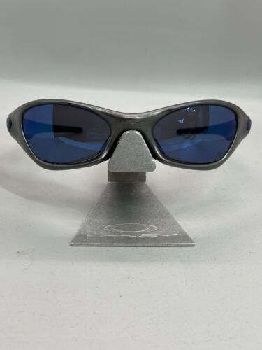Oakley Vintage JP Montoya Dark Grey Valve 1.0 W/ Ice Blue Oakley Vintage JP Montoya Dark Grey Valve 1.0 W/ Ice Blue