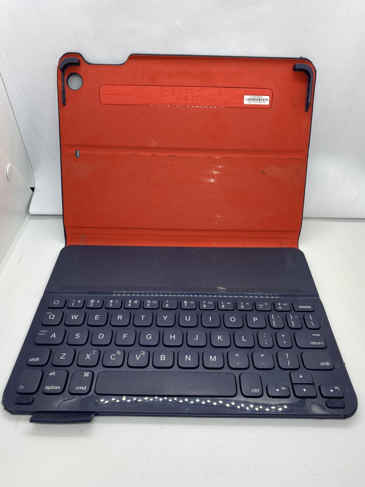 Logitech Keyboard Y-R0044 Ultrathin Bluetooth Integrated
