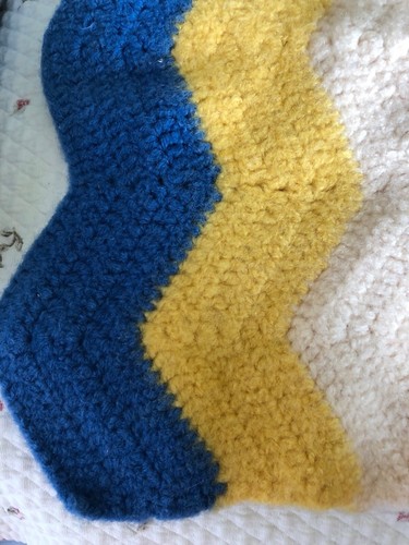 Vintage Handmade Knitted Chevron Bed Throw Farmhouse Chic 56”W X 67” T