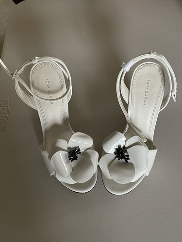 TORY BURCH PATENT LEATHER FLOWER HEELED SANDALS ANKLE STRAP