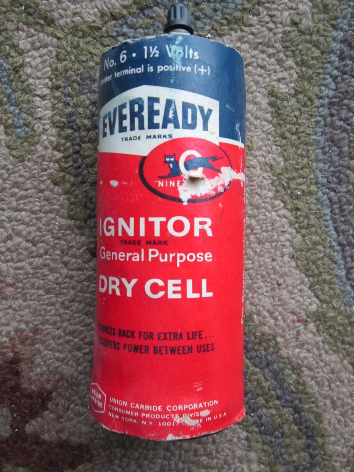 Vintage Eveready Dry Cell Ignitor Battery No 6 1 1/2V Nine Lives Cat Logo