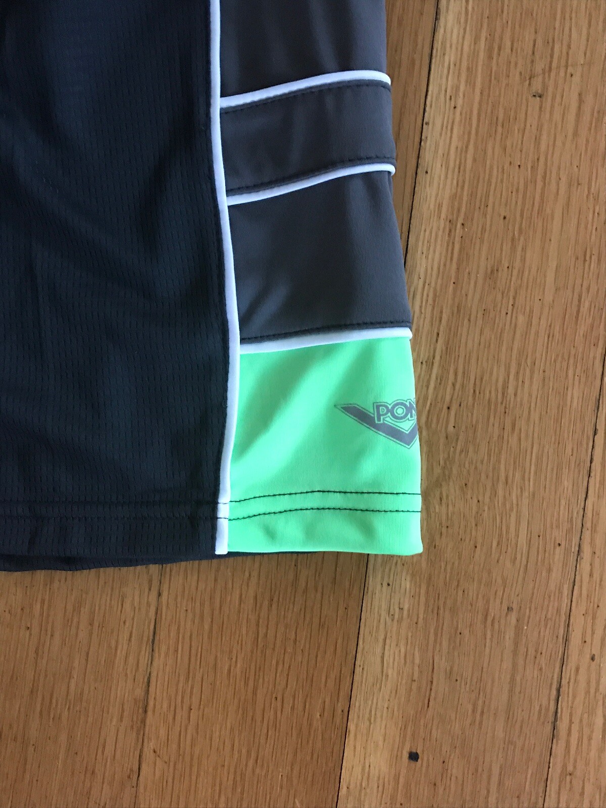 Pony Mens Dry Wick Athletic Shorts. Size S. Side Pockets. Gray/Green. NWT