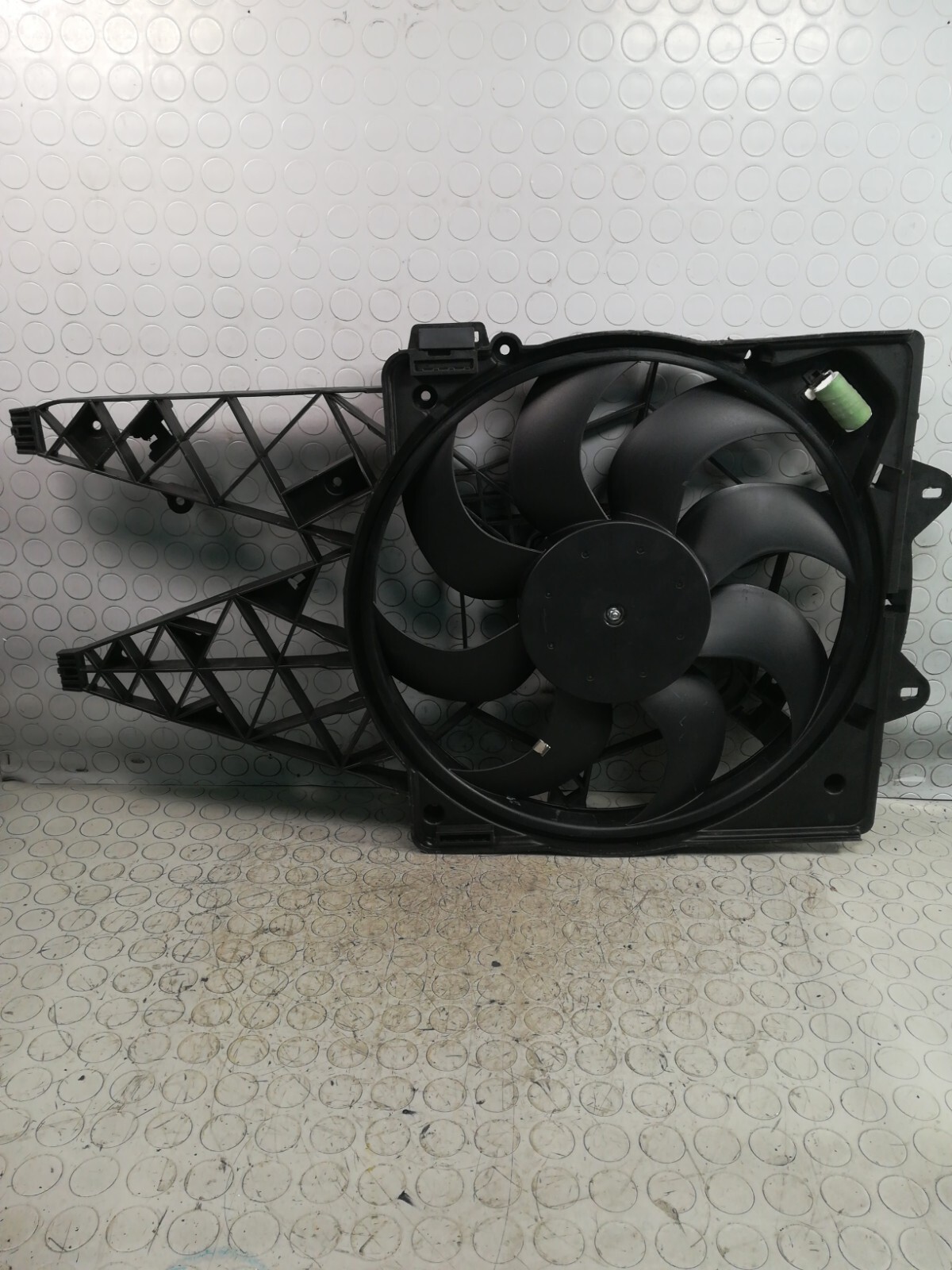 Ventola radiatore FIAT DOBLO 2009 NISSENS 85881 NUOVA