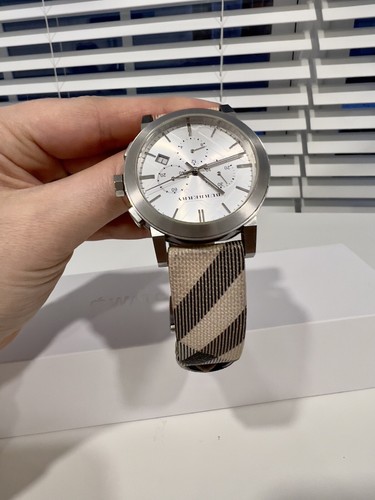 BURBERRY ブラックラバーベルト時計 BU9341 BURBERRY ブラックラバーベルト時計 BU9341 - メルカリ