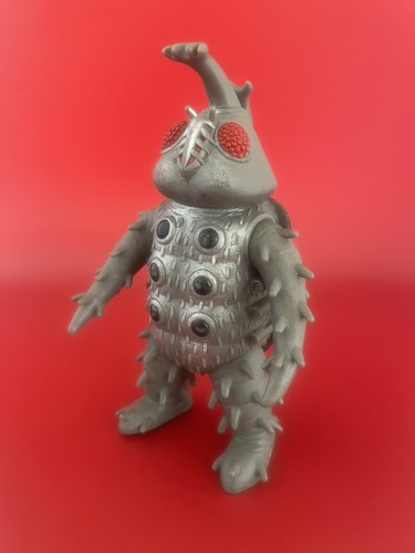 Bandai Ultraman Ultra Kaiju Monster Satan Beetle Leo