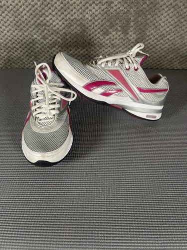 Reebok Womens Size 7.5 Easy Tone 11-J17649 Gray Pink Running