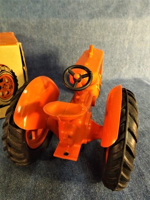 CASE SC TRACTOR from 1951 - GREAT CONDITION - ORIGINAL BOX